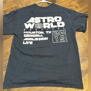 Unisex 2019 Black STAFF Travis Scott Astroworld shirt. Size Medium
